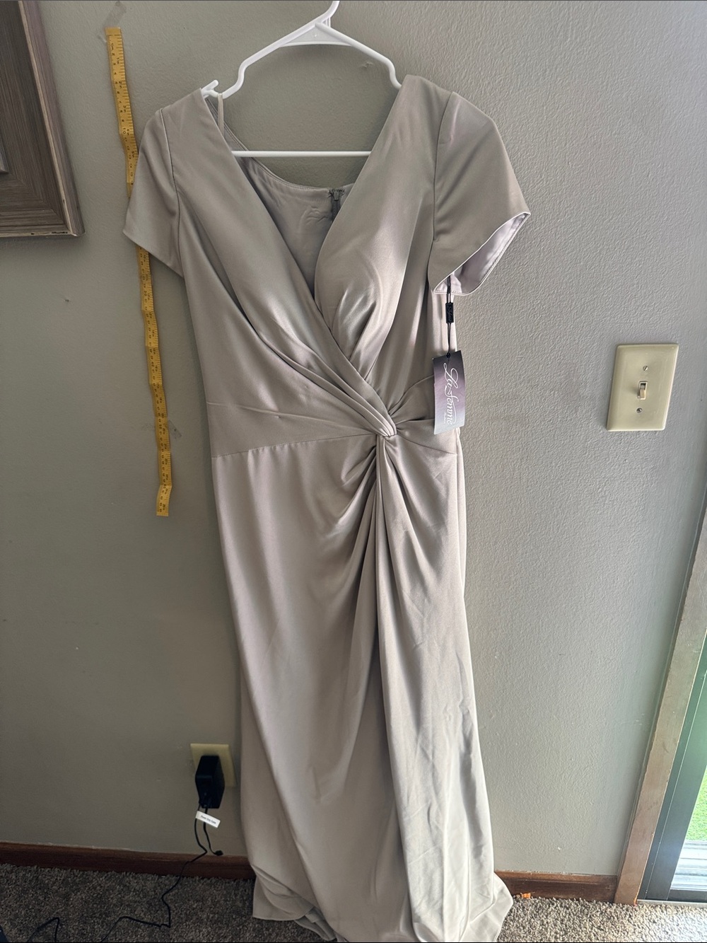 La Femme Silver- Twist Front Cap Sleeve Gown